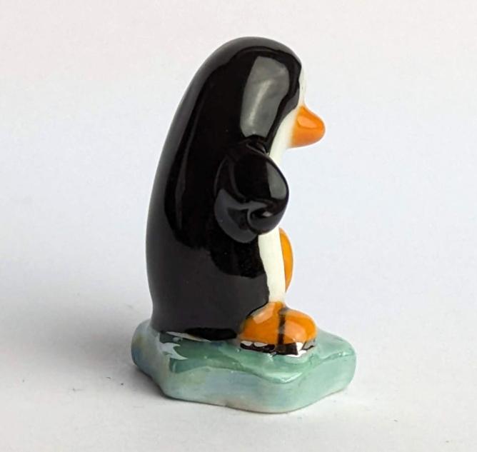tanzender Partypinguin 1 