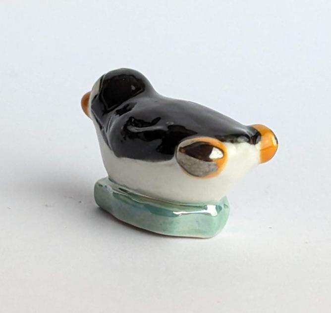 Pinguin auf dem Weh nach Hause 